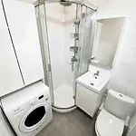 Hidden Gem In 10min Everywhere Lägenhet *