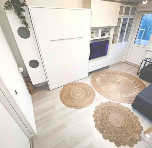 Hidden Gem In 10min Everywhere Apartment *